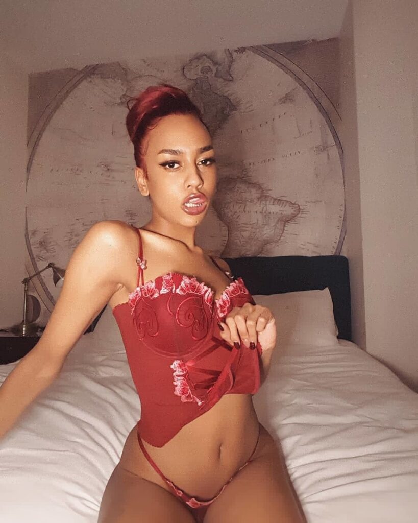 image of the british onlyfans model Bluelah with username @bluelah3