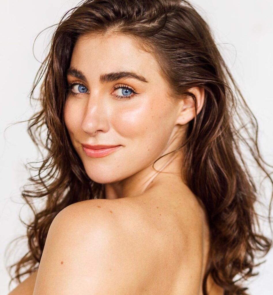 image of the british onlyfans model Viv! with username @thevivonline