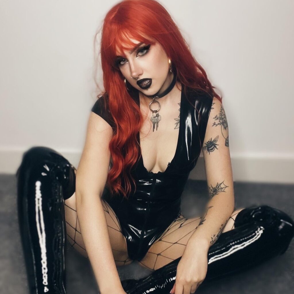 image of the british onlyfans model IVY FOX with username @ivyfoxofficial
