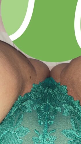 image of the british onlyfans model prettybisexual4 with username @prettybi69