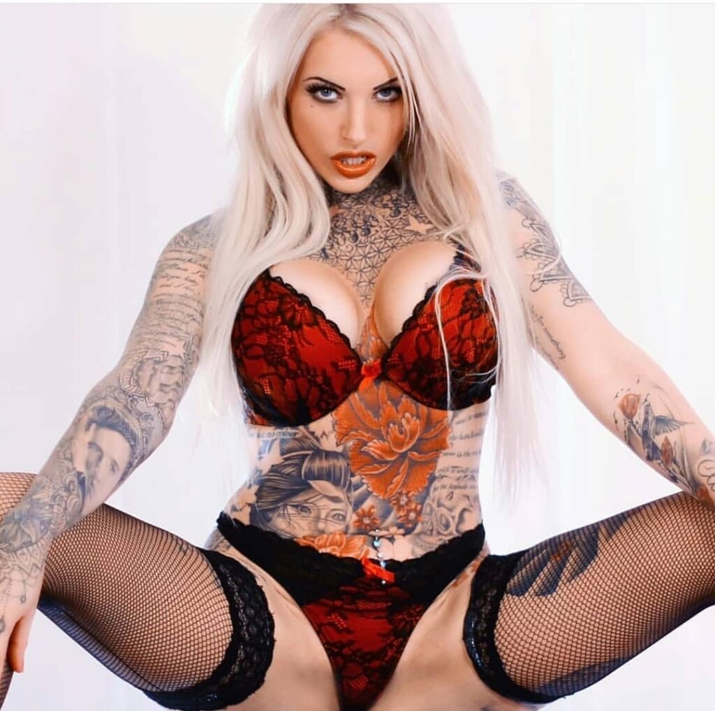 image of the british onlyfans model Nevaeh with username @nevaeheaven
