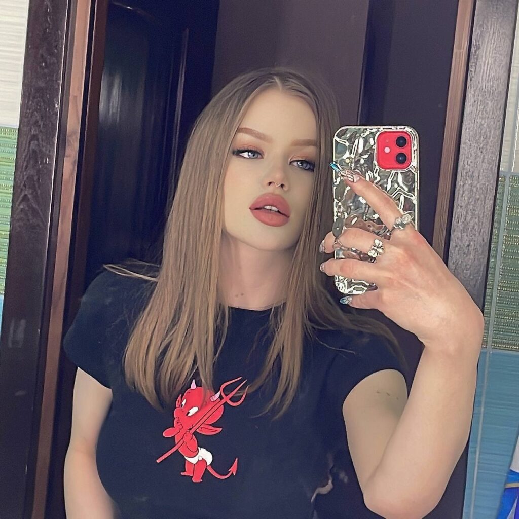 image of the british onlyfans model Your Angel  ️ with username @yourangel07