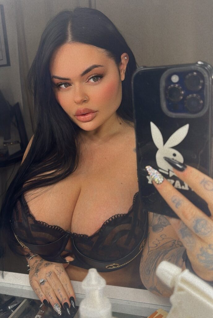 image of the british onlyfans model Goddess Lexie NO PPV with username @lexie_vip_x