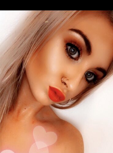 image of the british onlyfans model Lani_Lou_x with username @lani_lou_xox
