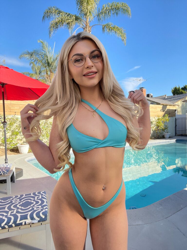 image of the british onlyfans model Lillie Lucas ♡ with username @lillielucas