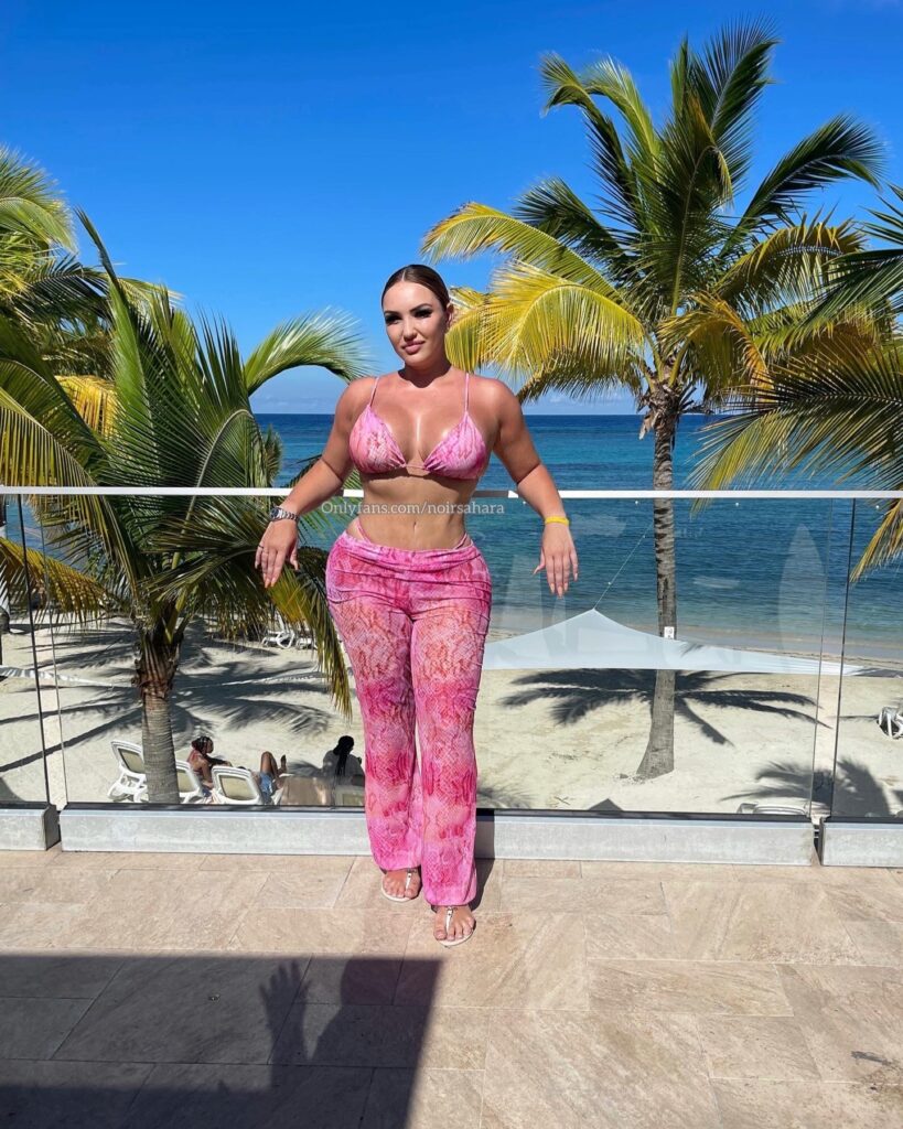 image of the british onlyfans model Sahara with username @sahara_noir