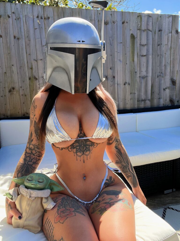 image of the british onlyfans model Queenie with username @thequeenie