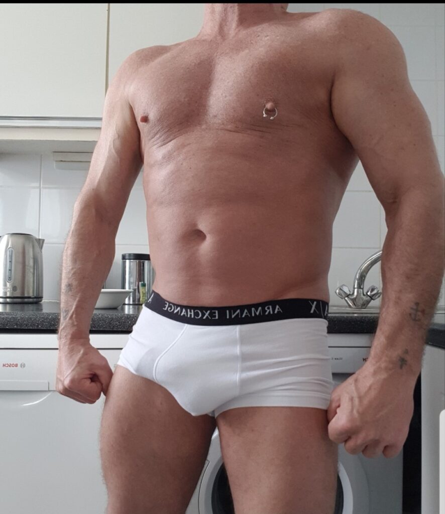 image of the british onlyfans model MATT with username @mattlodnon