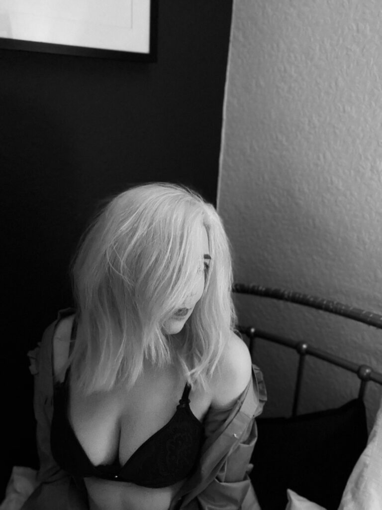 image of the british onlyfans model Le Secret Boudoir with username @secretboudoir