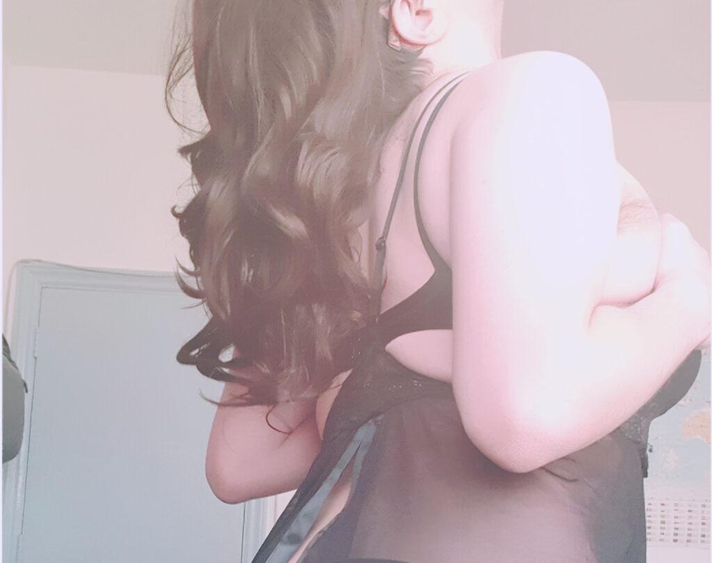 image of the british onlyfans model Emma H with username @ladyrainbows92