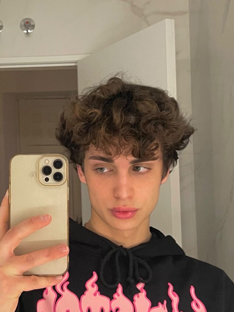 image of the british onlyfans model Licki with username @lickmtz