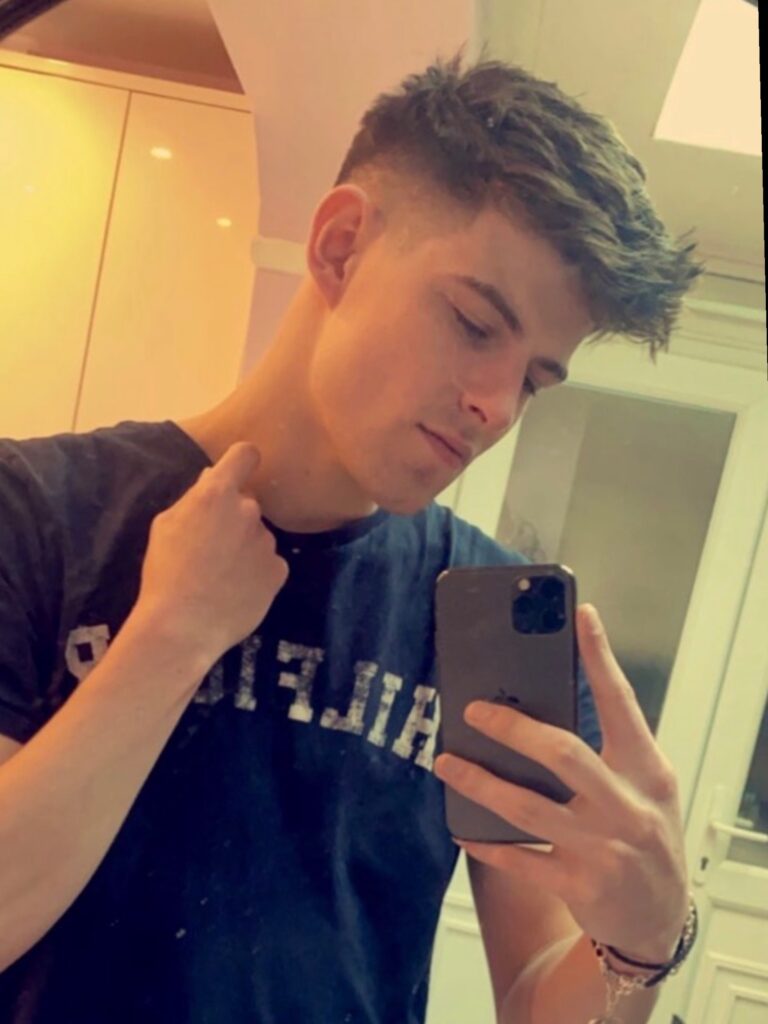 image of the british onlyfans model Patrick Pass with username @xxx_paddy