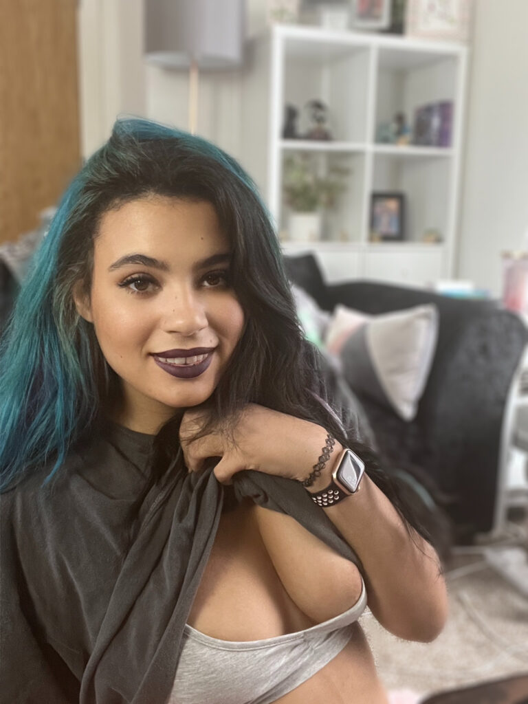 image of the british onlyfans model Taylor with username @taylorhenriesfree