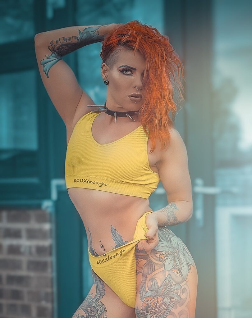 image of the british onlyfans model Amberphoenixfoxx with username @amberphoenixfox