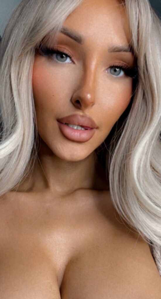 image of the british onlyfans model Amelia Franks with username @ameliafranks