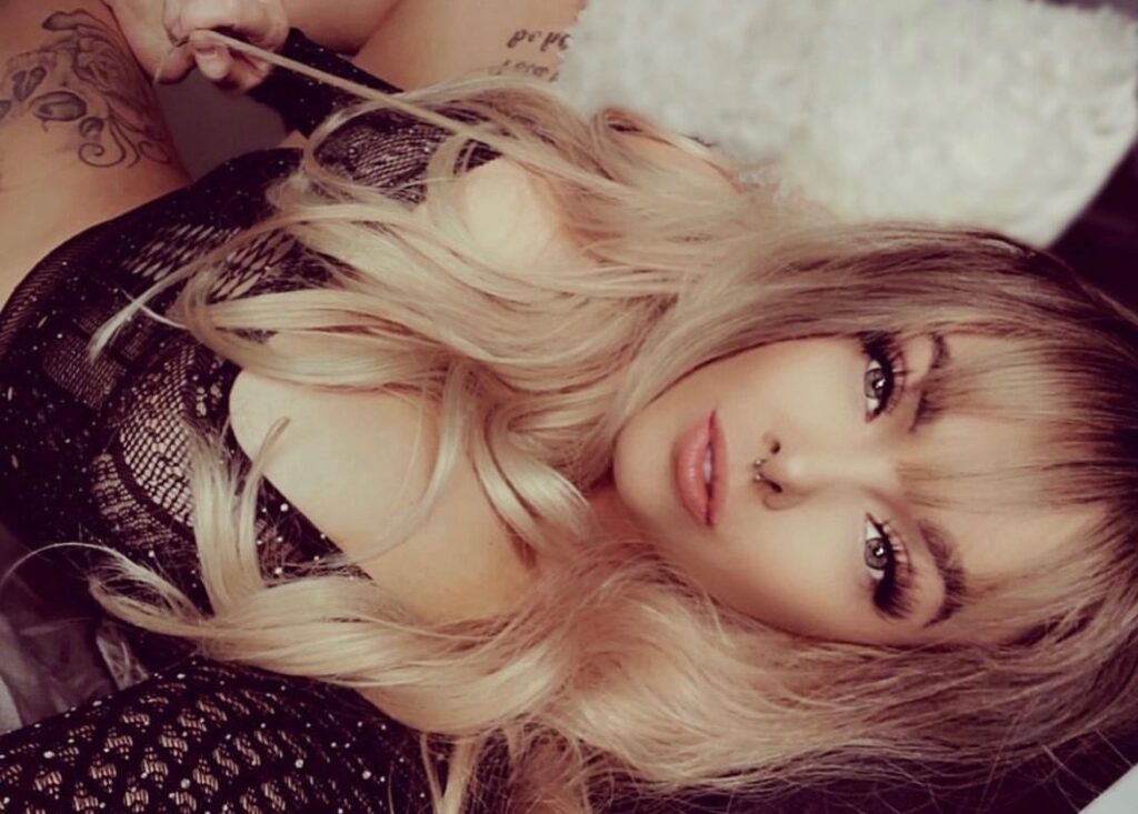 image of the british onlyfans model Samantha-jayneXXX with username @samanthajayne_xxx