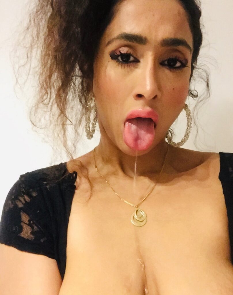 image of the british onlyfans model HORNYMILF with username @rubyali