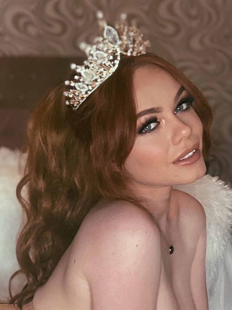 image of the british onlyfans model Ella Hughes with username @ellahughesxxx