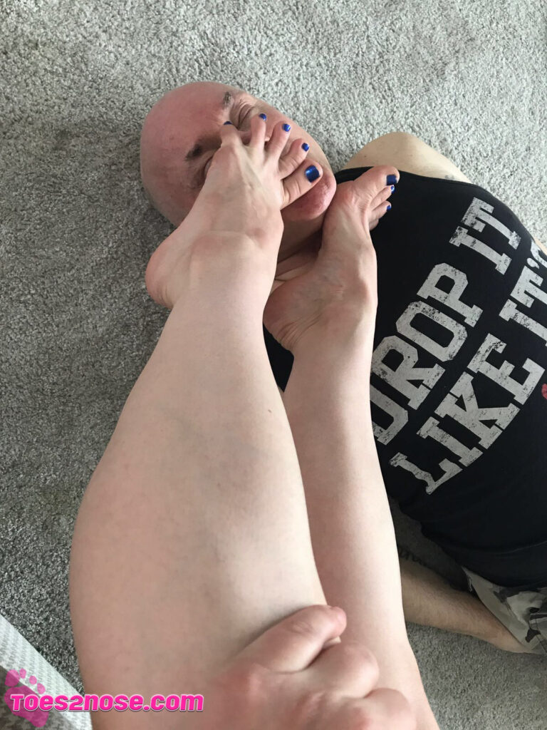 image of the british onlyfans model Toes2Nose Foot Fetish UK with username @toes2nosefootfetish