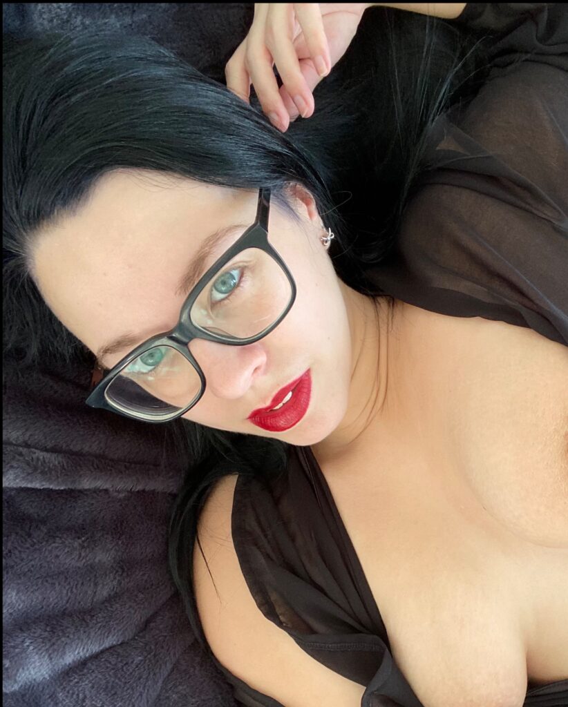 image of the british onlyfans model Missy with username @demeanour