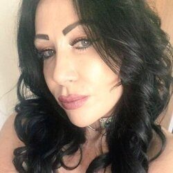 image of the british onlyfans model Nicole DuPapillon with username @nicoledupapill1